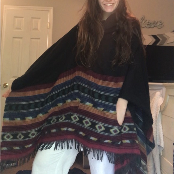 Tribal oversized poncho - Picture 2 of 4
